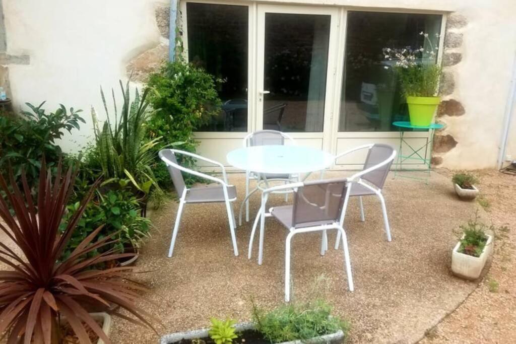 Petit Gite Ou Chambre D'Hotes 2/4 Personnes Buffieres Dış mekan fotoğraf